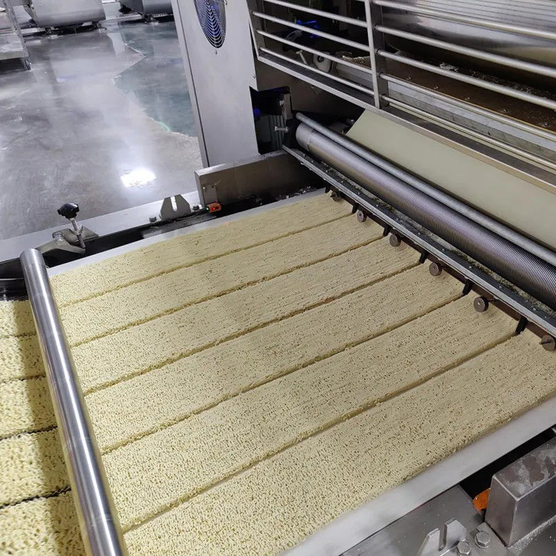 Máquina de fabricação de macarrão de aço inoxidável comercial Produção automática 11000pcs/8hr 380V 50HZ